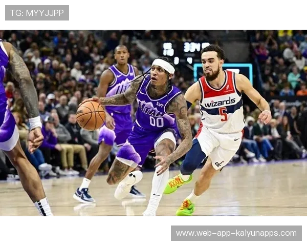 克拉克森顶替发力,爵士后段连续得分